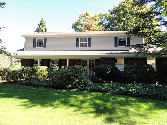 2nd image of 815 Elizabeth Ln