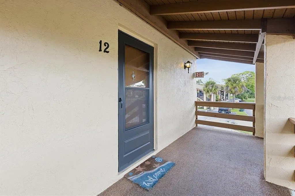2 bed, 2.0 bath, 925 sqft, $2,900 — Photo 2