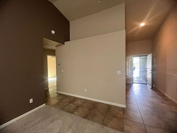5th image of 4301 E Hillcrest Ave