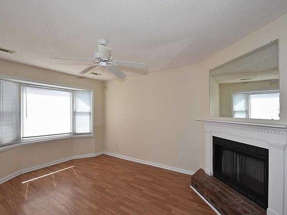 3rd image of 1107 D7 Grovemont Dr