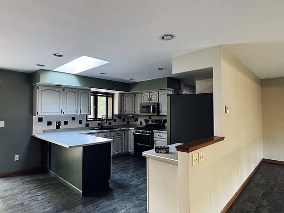 2nd image of 815 Eskil Ave