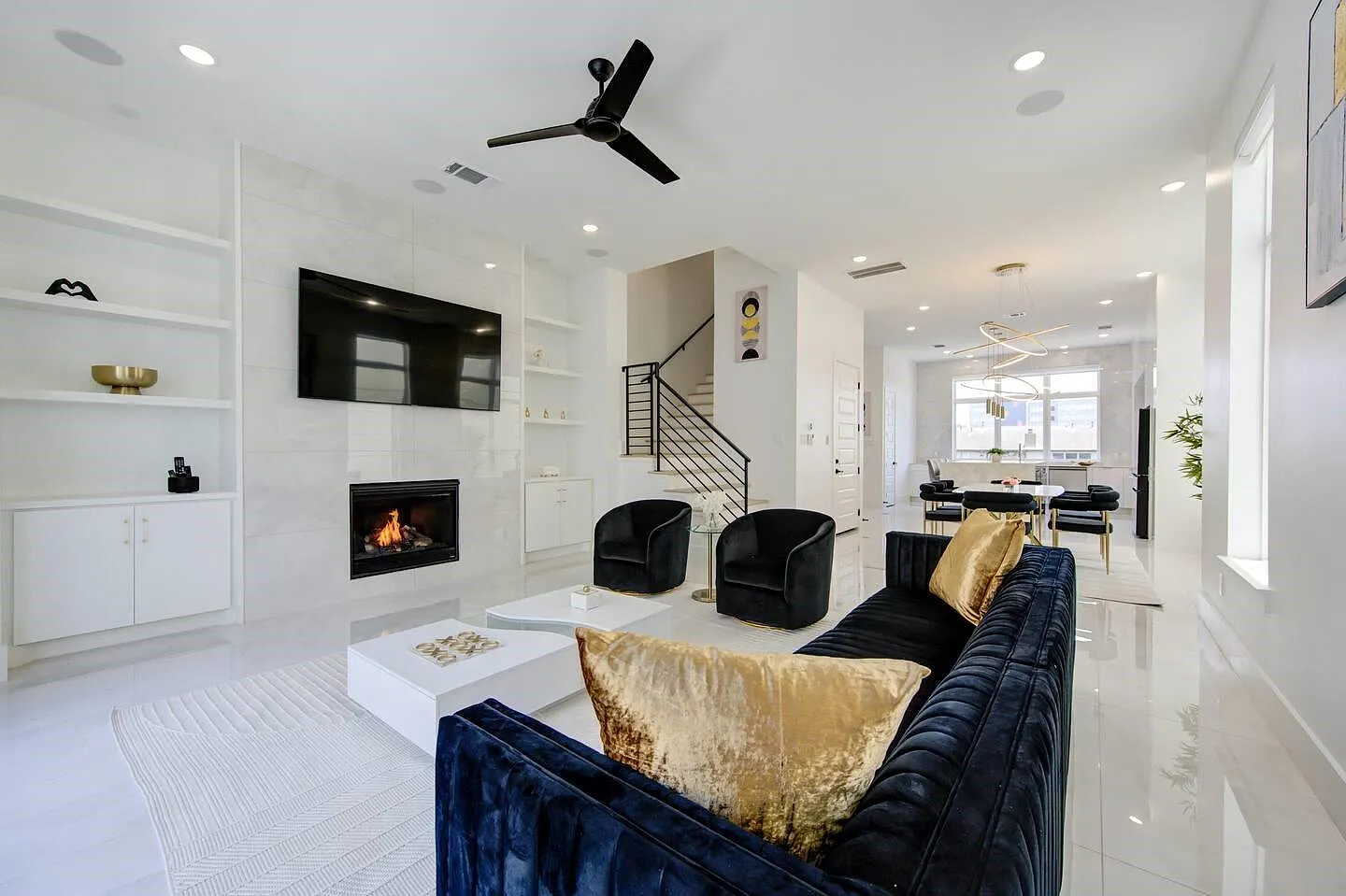 3 bed, 3.5 bath, 2542 sqft, $7,000 — Photo 1