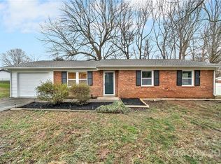 209 Valleybrook Ln, Troutman, NC 28166