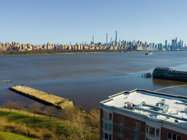 6105 City Pl #6105, Edgewater, NJ 07020