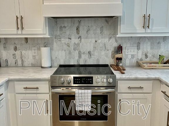 4th image of 530 Meade Ave