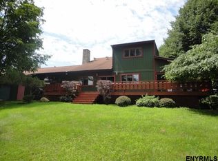 128 Paradise Point Ln, Mayfield, NY 12117