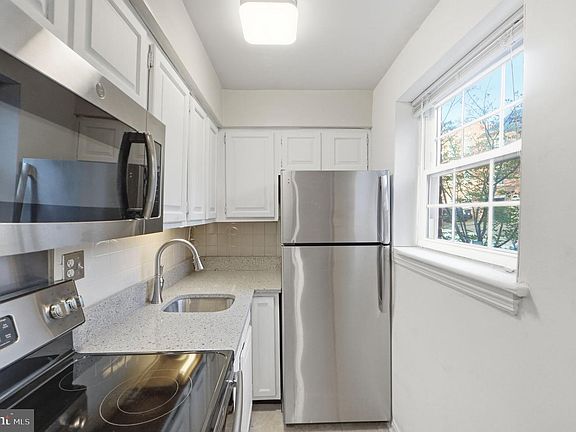 5th image of 1821 21st St N APT 1