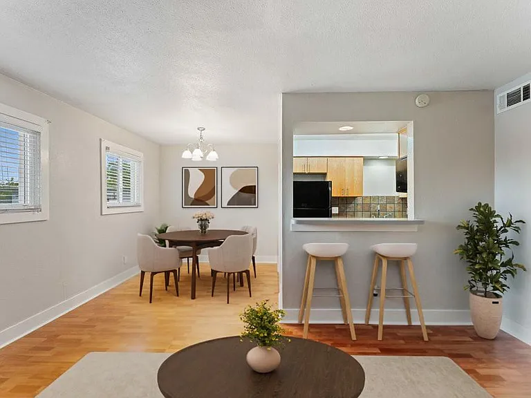 3815 Guadalupe St #303 — Photo 9