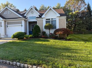 19 Wellington Pl, Monroe Township, NJ 08831