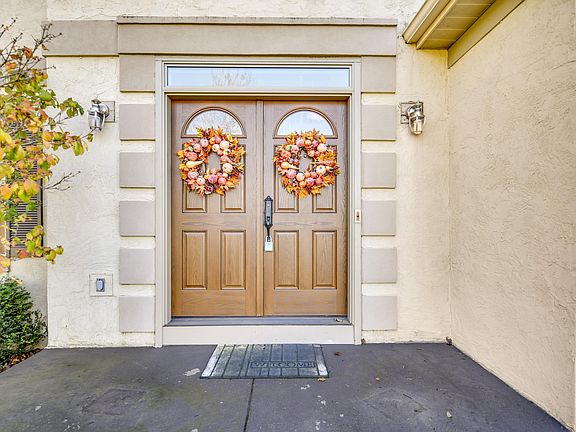 2nd image of 204 Farmwood Pl