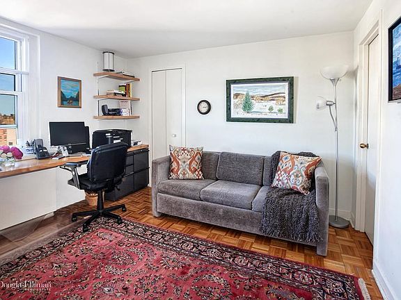 5th image of 2162 Broadway #20E