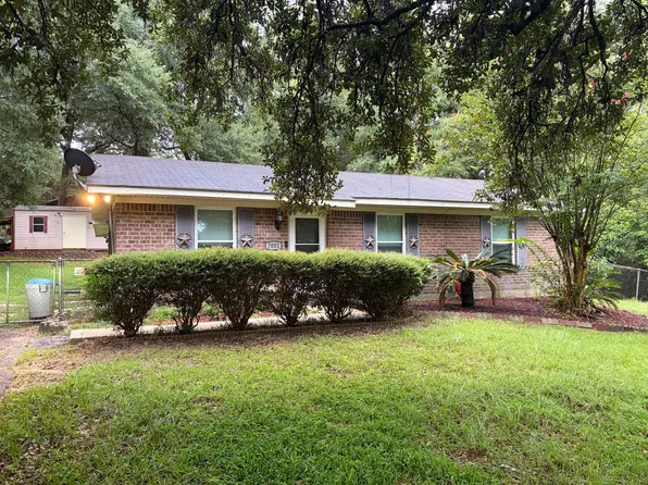 7051 Oxford Ln, Mobile, AL 36619