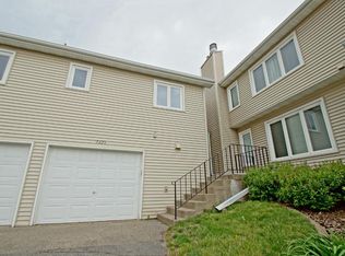 7325 Woodstock Curv, Bloomington, MN 55438