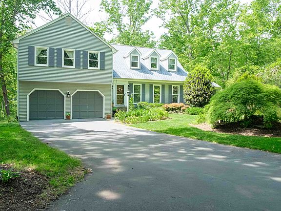 2nd image of 26 Old Sturbridge Rd