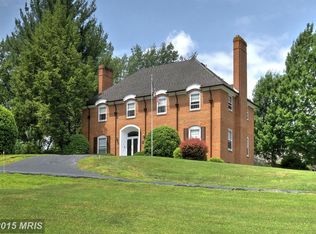 1048 Walker Mill Rd, Great Falls, VA 22066