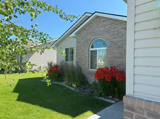 323 S Bridger Dr, Ammon, ID 83406
