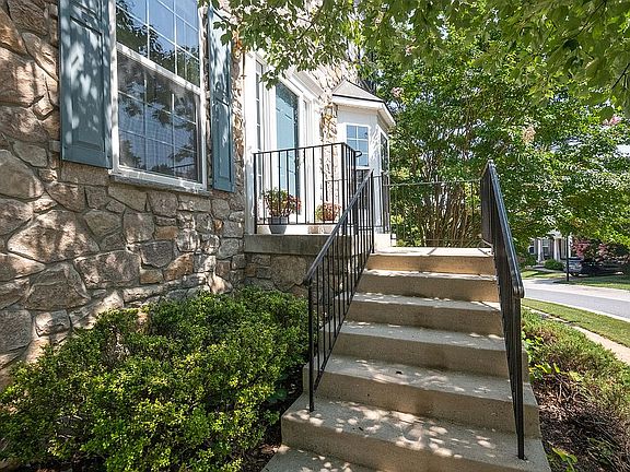 3rd image of 310 Reserve Ct
