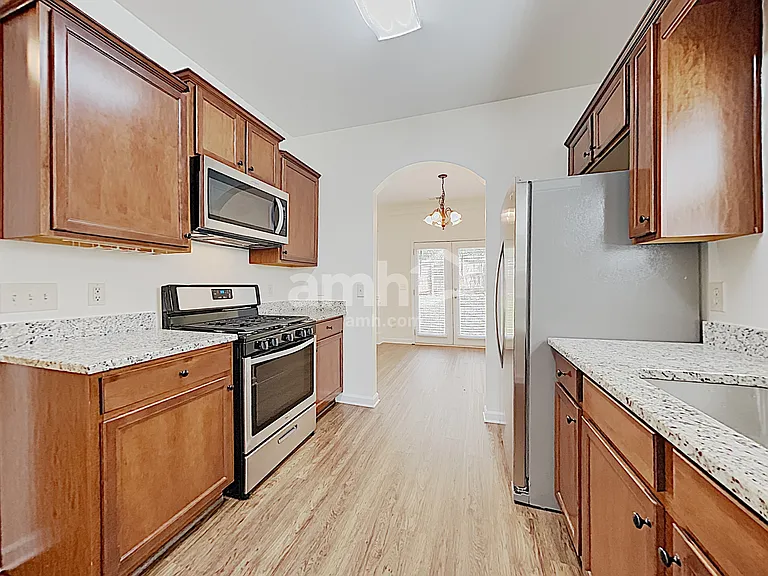 406 Sheila Way — Photo 3