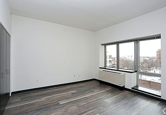 3rd image of 153-30 89th Ave #412