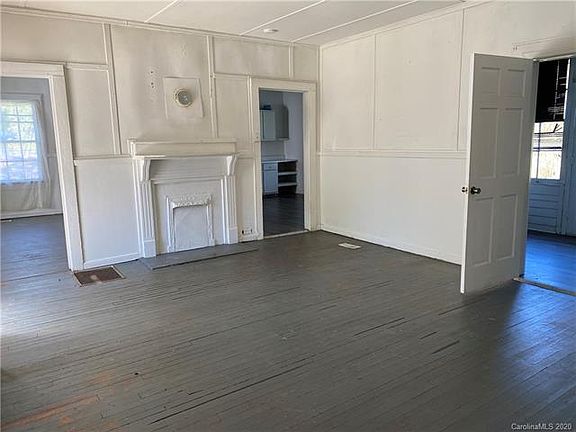 5th image of 1004 W 5th Ave
