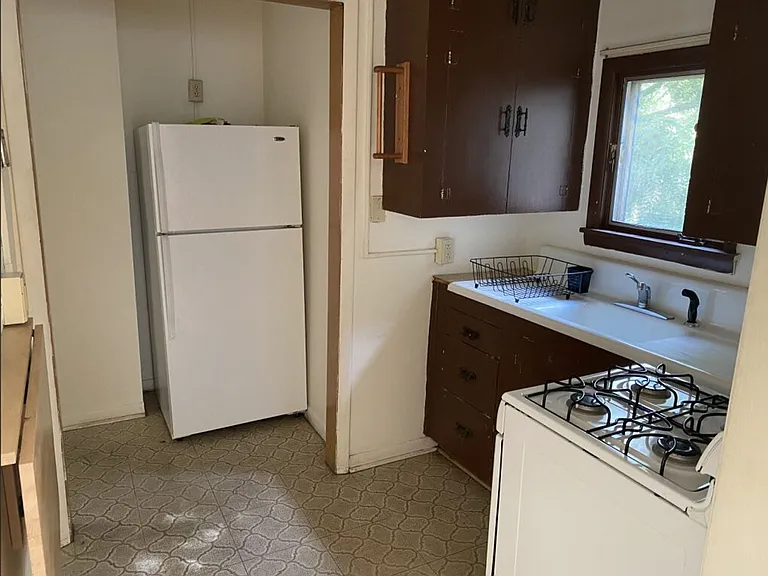 510 W University Ave — Photo 8