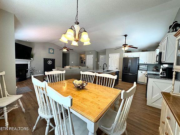 2nd image of 7625 Shadewell Dr