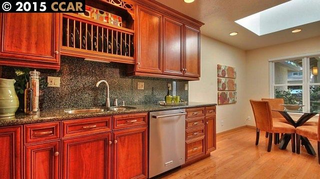 1st image of 135 Tweed Dr