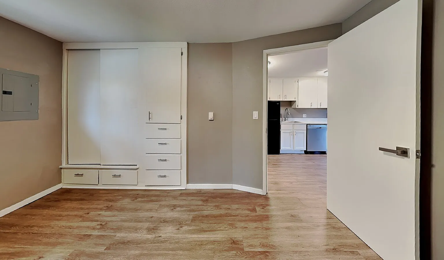 1 bed, 1.0 bath, 550 sqft, $1,225 — Photo 3