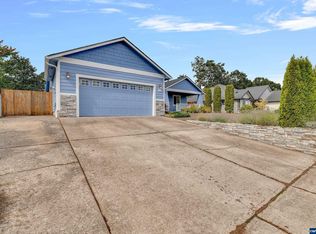 615 NW Heath St, Dallas, OR 97338