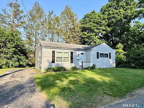 82 Spring St Photo 1