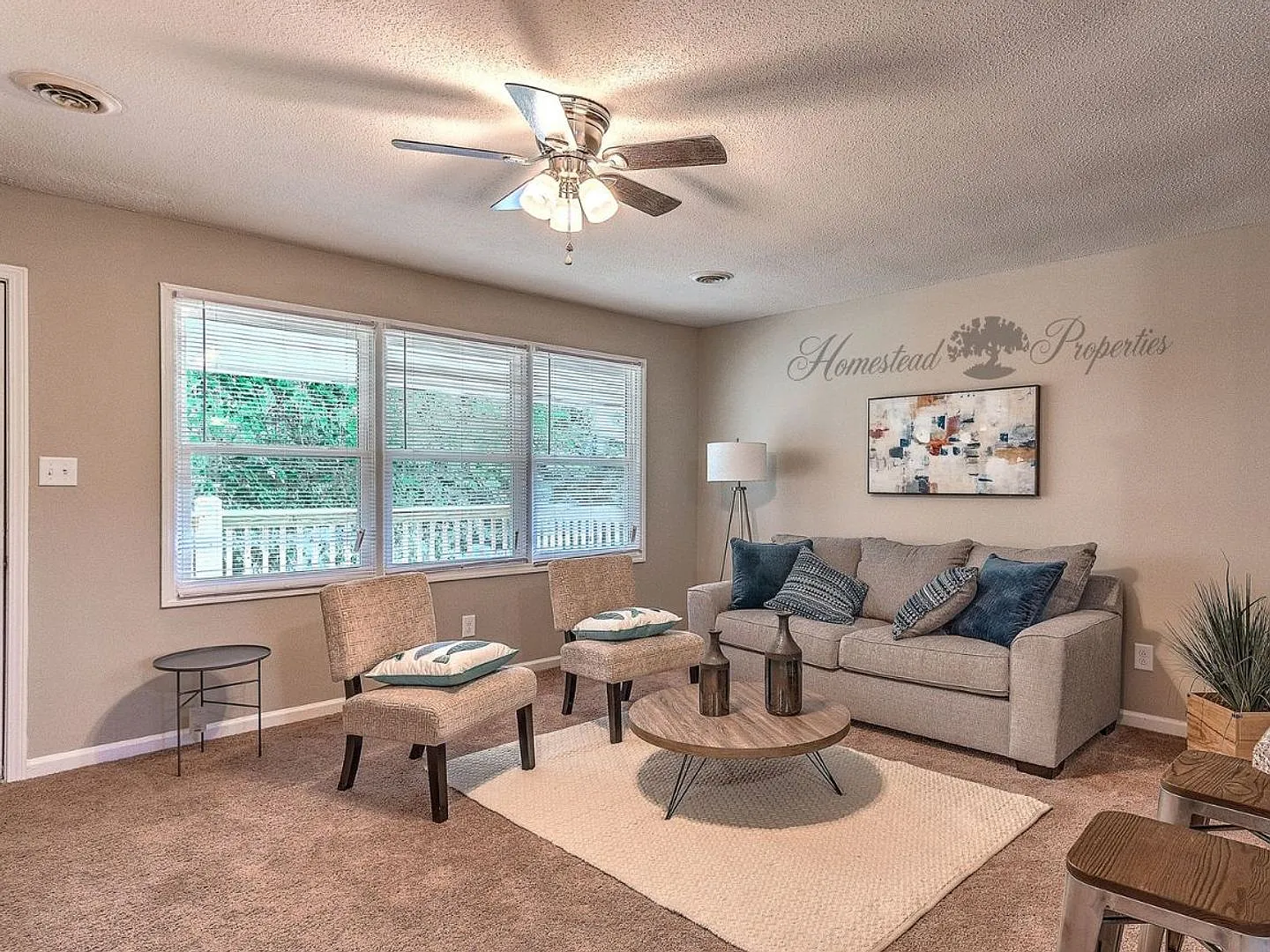 Move In Specials!! Renovated 3 Bedroom, 1.5 Bath Apartment On Greenbriar Circle Johnson City, Tn — Photo 3