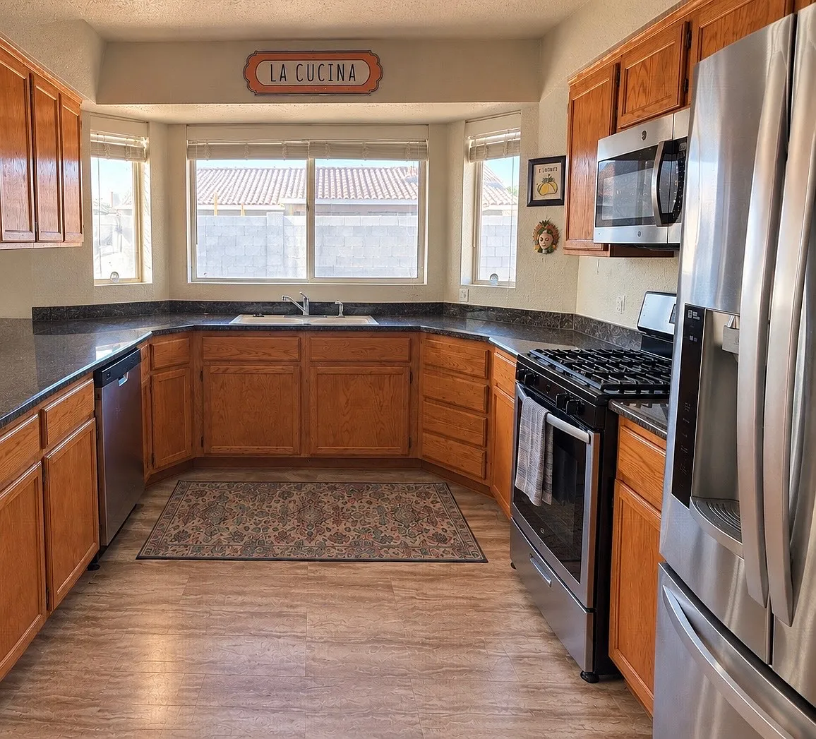 3 bed, 1500 sqft, $1,575 — Photo 2