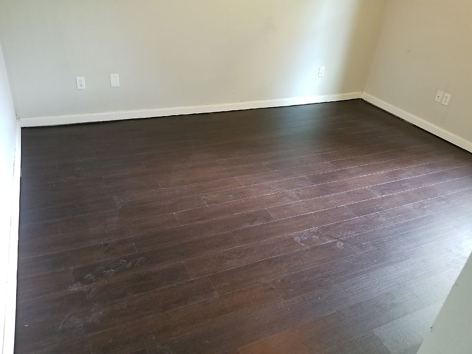 Brand new laminate wood floors in all 3 bedrooms