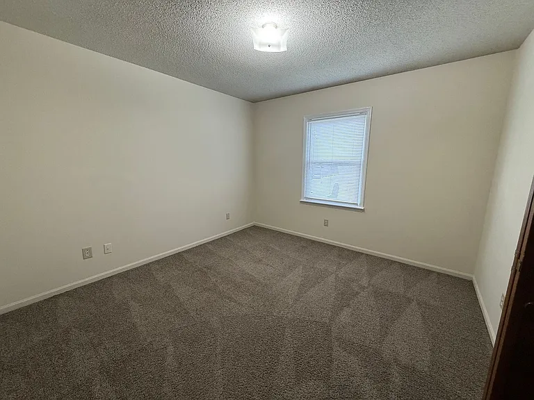 1802 Burgaw Hwy — Photo 6