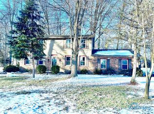 1609 S Briarcrest Rd, Bryan, OH 43506