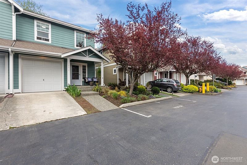 2nd image of 10617 NE Kingston Meadows Circle