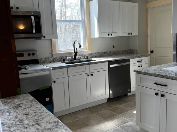 1941 King Hill Rd #1, New London, NH 03257