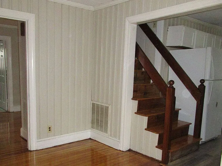 115 S Rotary Ave — Photo 3