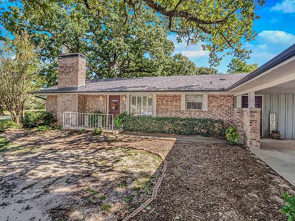 2nd image of 131 Hideaway Ln E