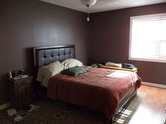 4th image of 905 Live Oak St