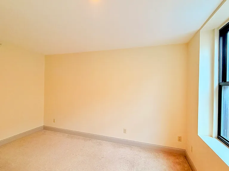 191 College St #203 — Photo 13