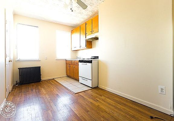 2nd image of 15 Wilson Ave APT 3R