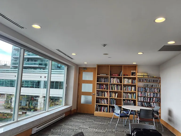 10 Yonge St #507 — Photo 30