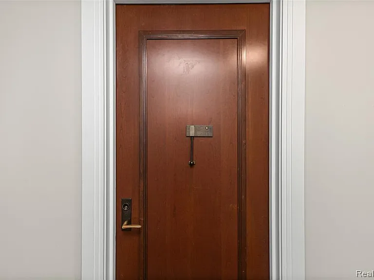 1001 W Jefferson Ave #7G — Photo 6