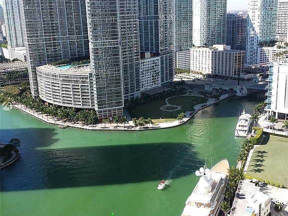 3rd image of 325 Biscayne Blvd #3319