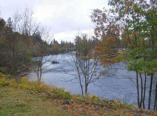 1090 Anglers Pl, Shady Cove, OR 97539