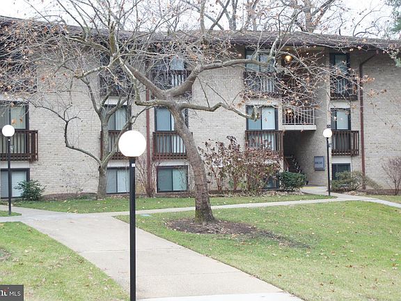 5th image of 756 Fairview Ave APT B