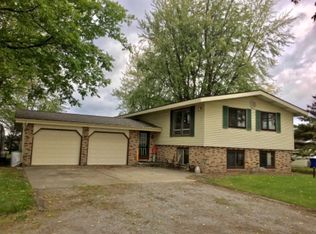 5890 Garfield Rd, Auburn, MI 48611