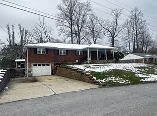 1509 Oak Forest Rd, Oak Hill, WV 25901