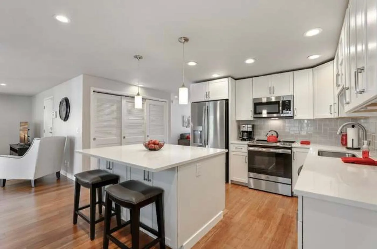 3 bed, 1520 sqft, $3,950 — Photo 1